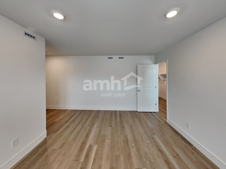 Building Photo - 8134 Winterfell Peak Ave