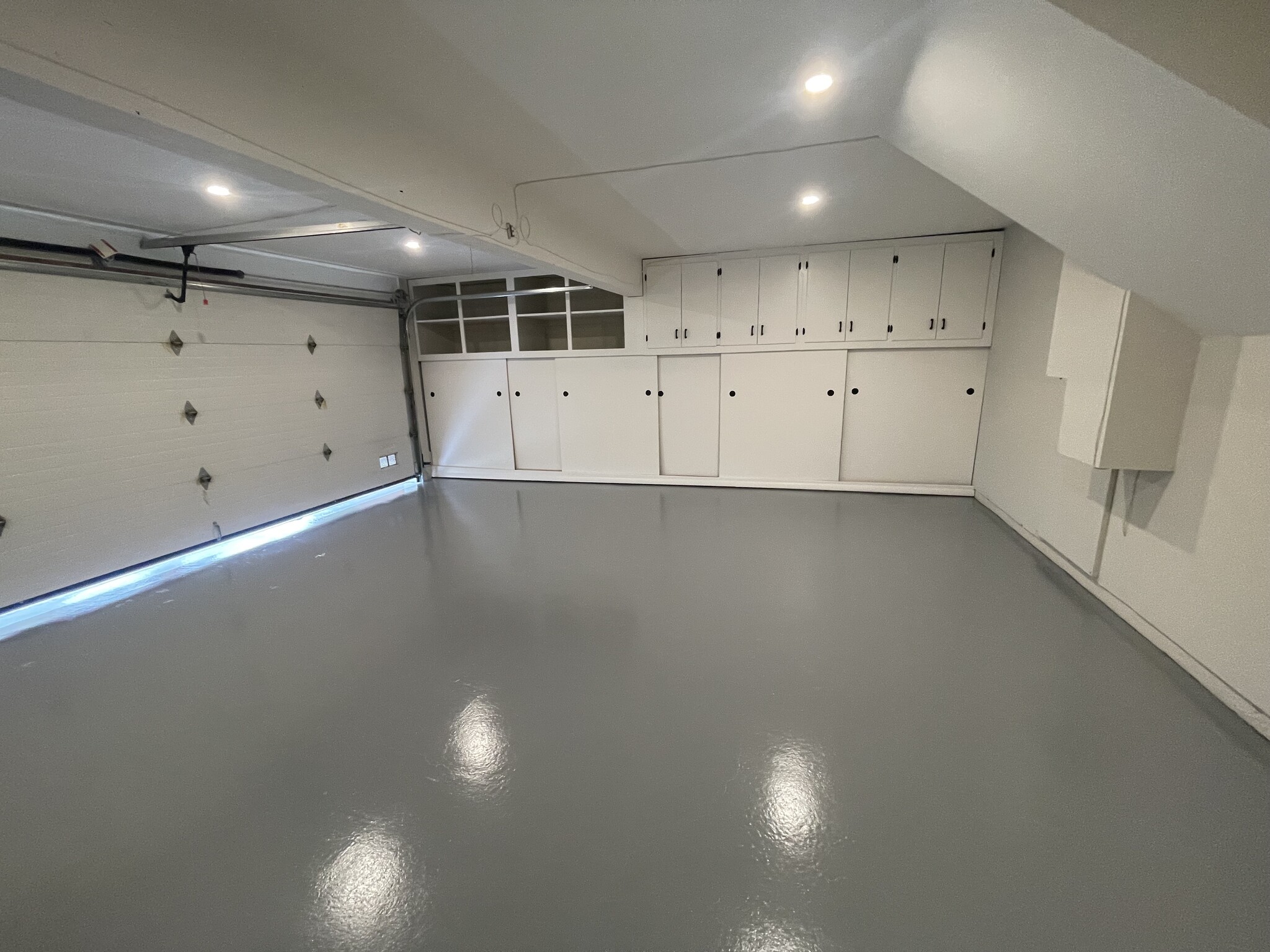 Modern Garage with Epoxy Floors - 4305 Redwood Ave