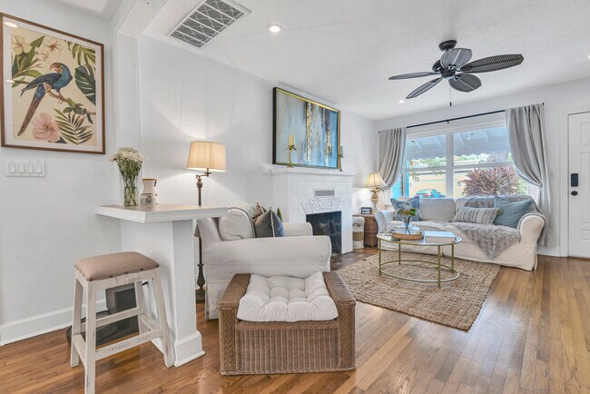 Building Photo - 1517 N Palmway