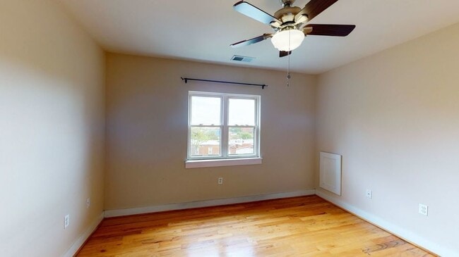 Building Photo - 2615 4th St NE