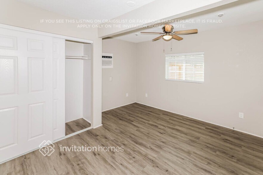 Building Photo - 7125 W Laurel Ln