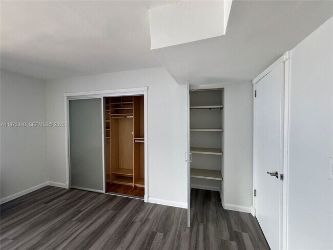 Building Photo - 2777 NE 165th Terrace