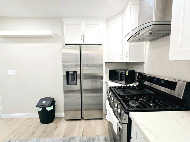 Building Photo - 451 E Lincoln Ave