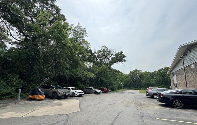 Building Photo - 10S771 Clarendon Hills Rd