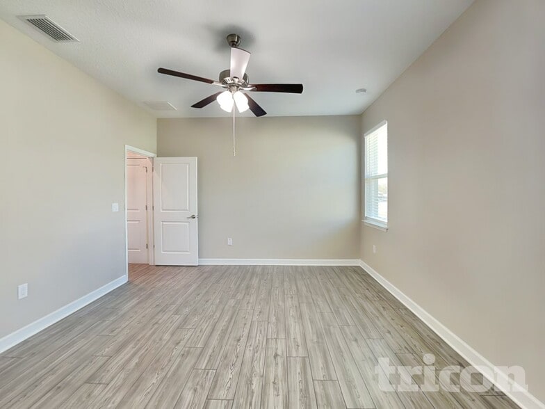 Building Photo - 3476 Longview Ln