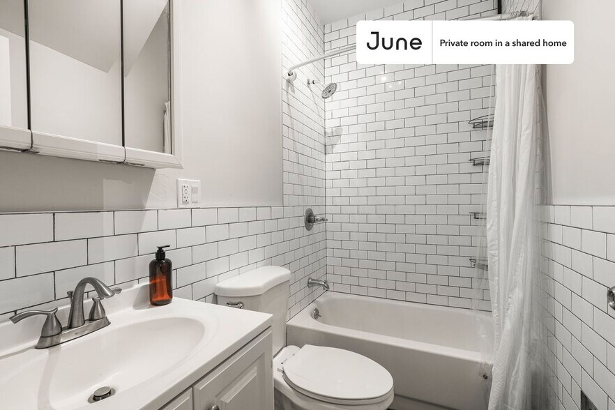 Building Photo - Room in Shared 4 bed/2 bath home