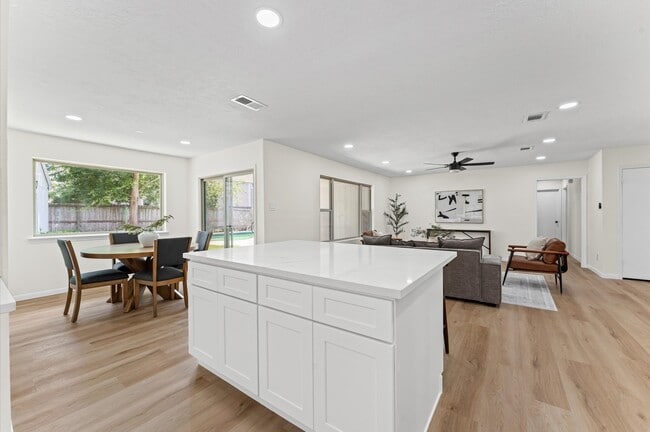 Building Photo - 2914 Riata Ln