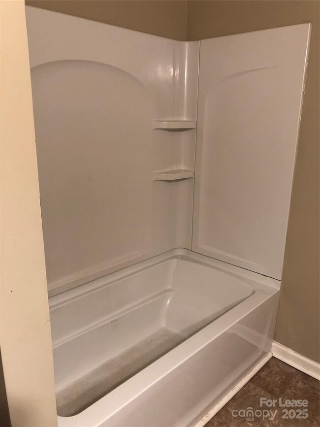 Building Photo - 355 Sunny Hill Dr