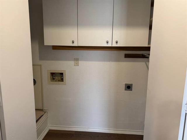 Building Photo - 942 Boxwood Dr