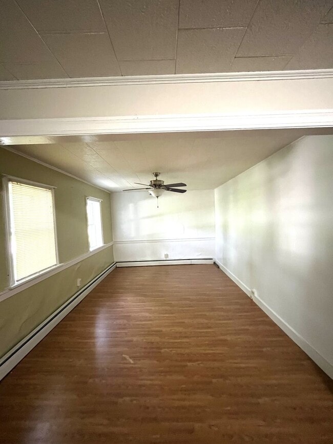 Building Photo - Spacious 3-Bedroom Farmhouse for Rent – Peaceful Country Living