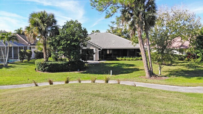 Building Photo - 1509 SW Mockingbird Cir