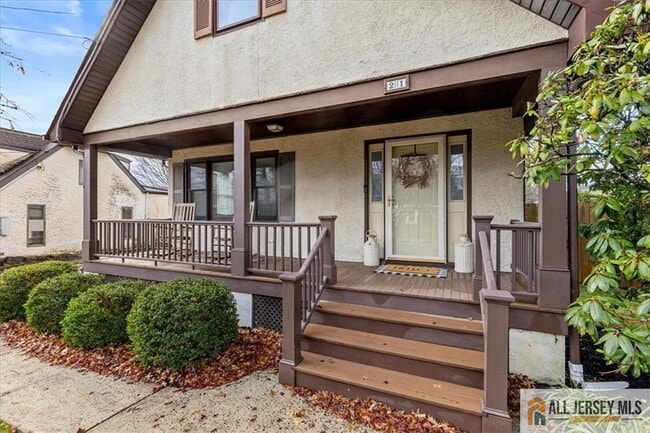 Building Photo - 21 Heathcote Brook Rd