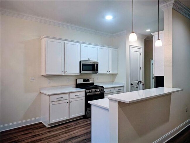 Building Photo - Absolutely stunning rental home