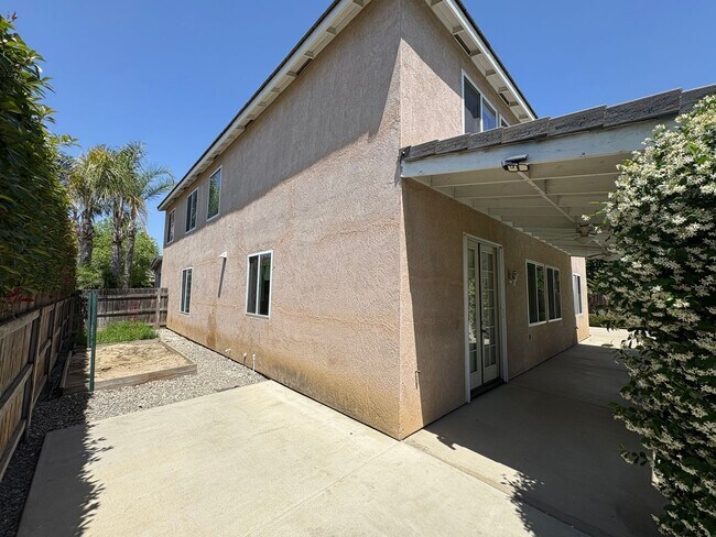 Building Photo - NW Two story home, located in Foxwood subd...