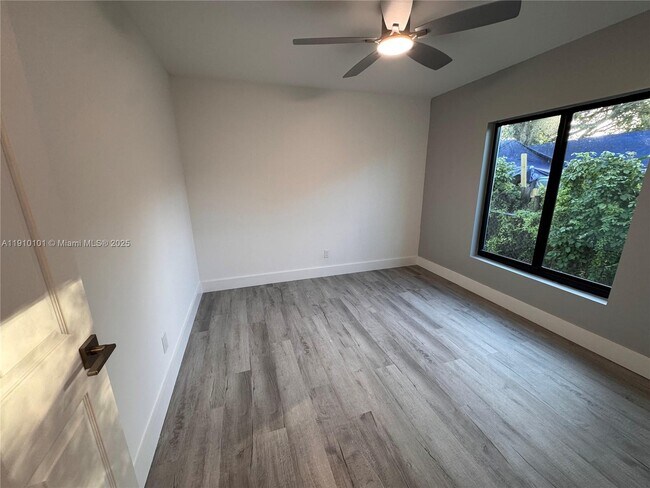 Building Photo - 2430 NW 22nd Rd