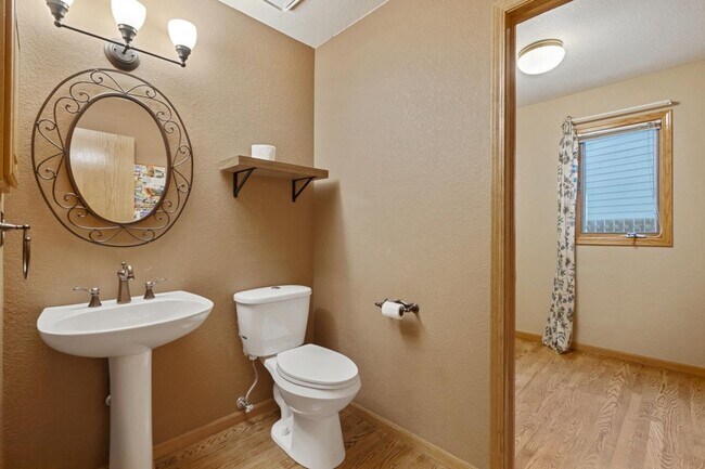 Building Photo - Enjoy the Best of Fort Collins!