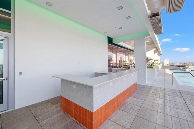Building Photo - 777 3rd Ave N