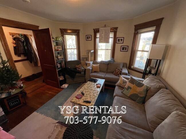 Building Photo - 36 Adrian St