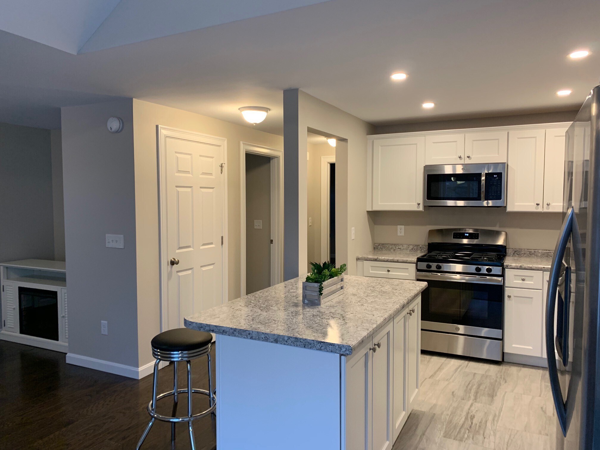 Building Photo - 9 Cascade Rd