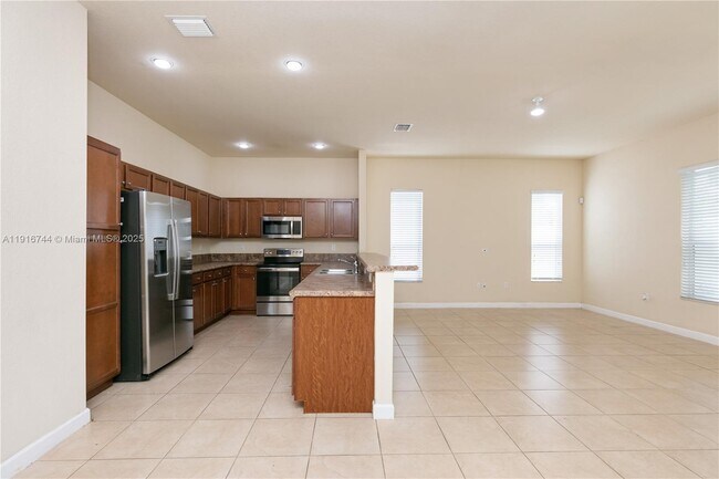 Building Photo - 9036 SW 170th Pl