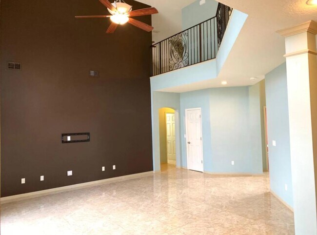 Building Photo - 8055 Glitter Ct