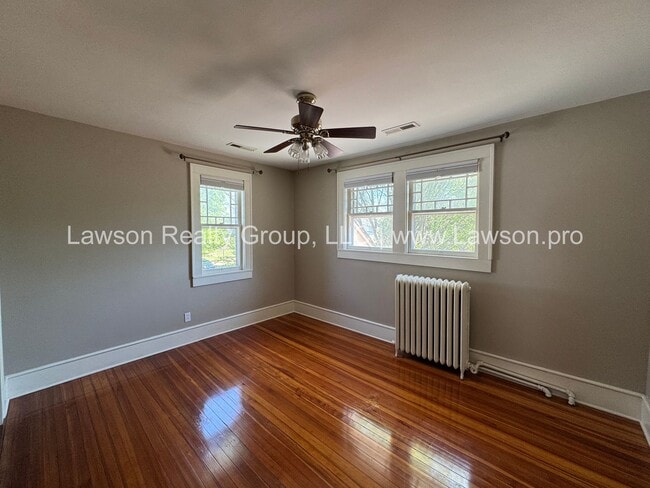 Building Photo - Large Raleigh Court Home on a Corner Lot