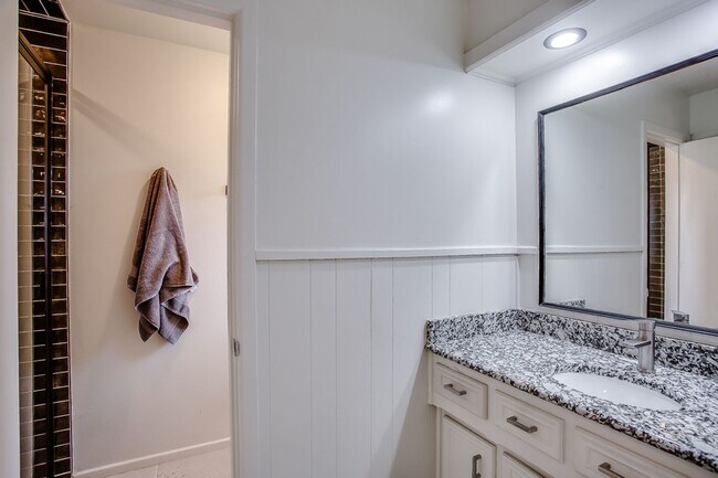 Building Photo - Pre Leasing in Melanie Park!
