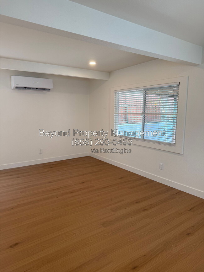 Building Photo - 2704 Highland Ave