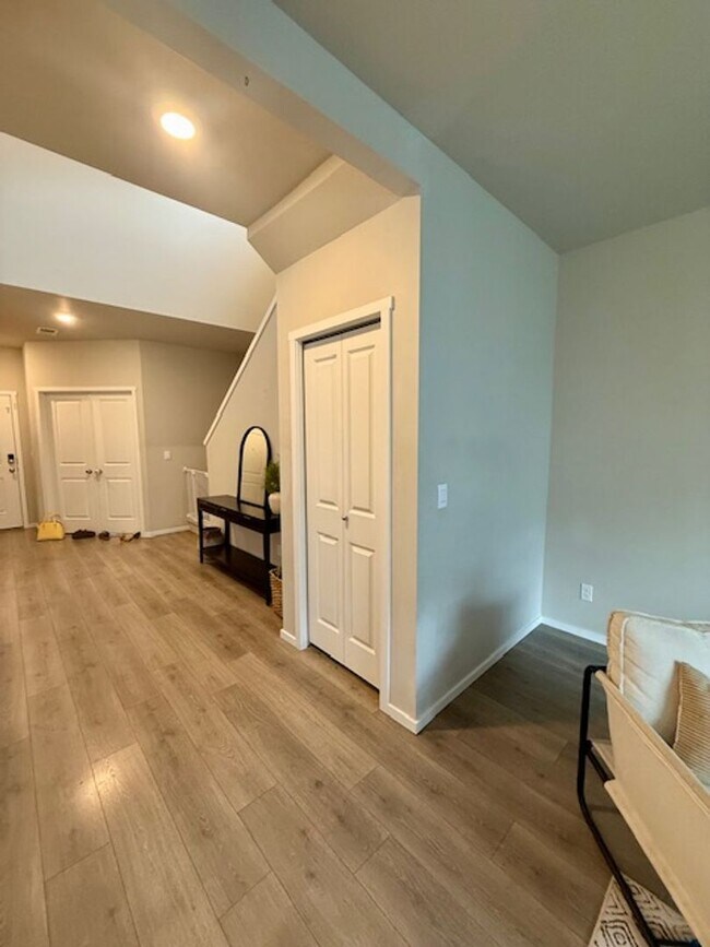 Building Photo - Spacious 4-Bedroom D.R. Horton Home – Grea...