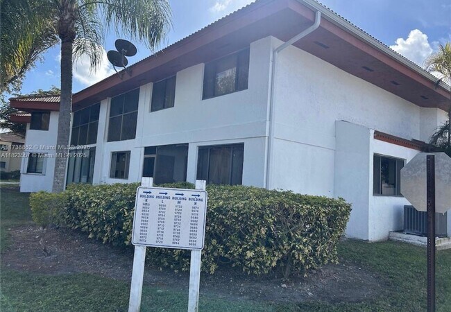 Primary Photo - 9700 SW 138th Ave