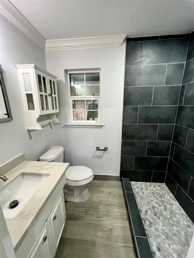 Building Photo - 1710 Longhorn Dr