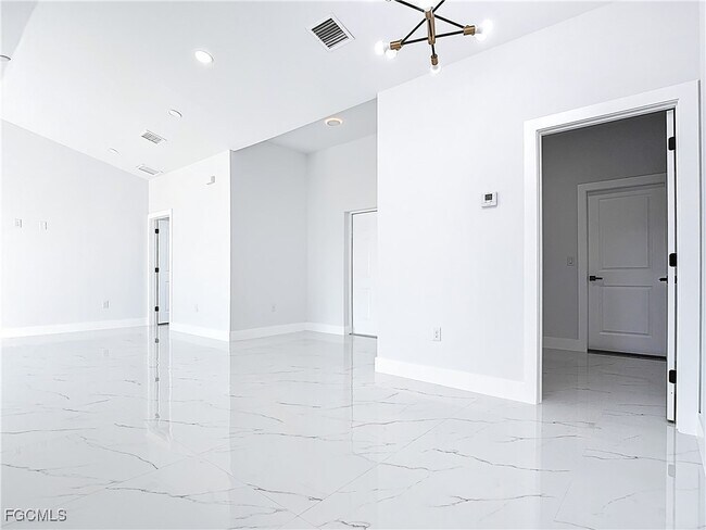 Building Photo - 5001 Bywood St