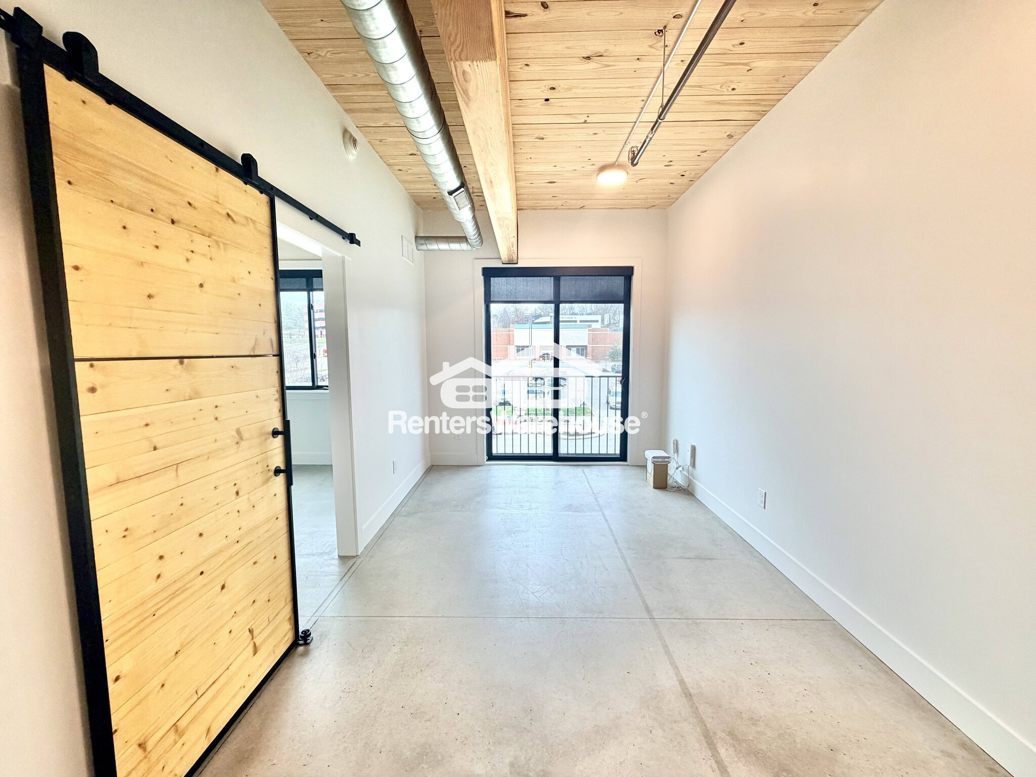 Building Photo - 2701 Ingersoll Ave