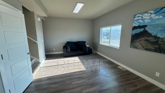 Building Photo - 8044 N Clydesdale Dr