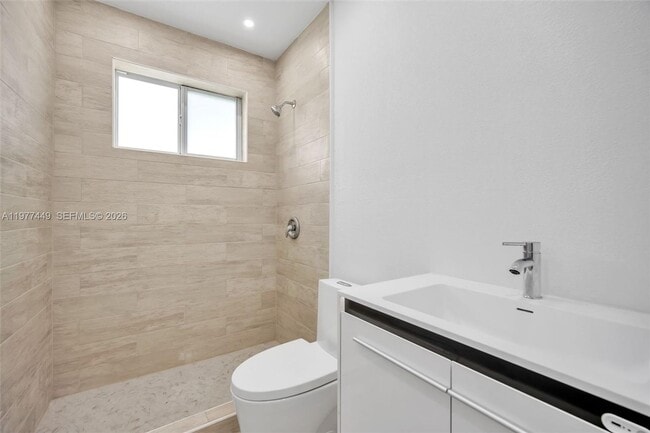 Building Photo - 1401 NE 152nd St