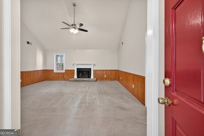 Building Photo - 129 Springbrook Dr
