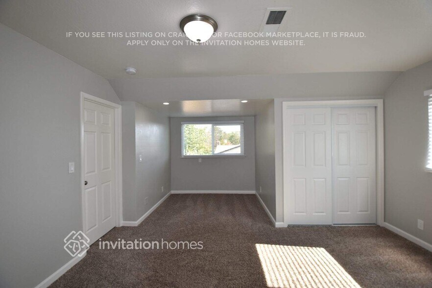 Building Photo - 3909 Smithfield Way