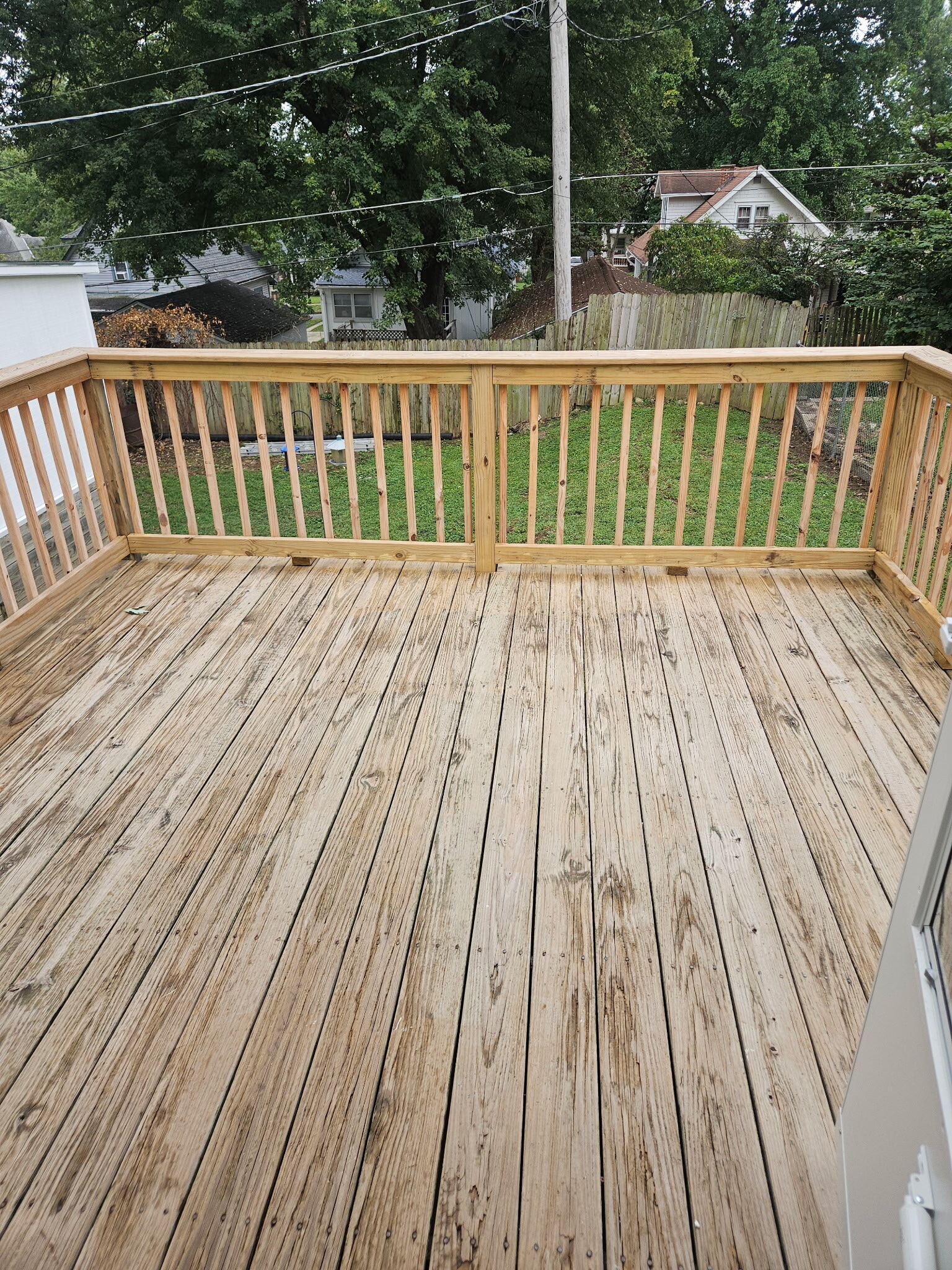 Nice deck for relaxing - 1026 Roosevelt Ave