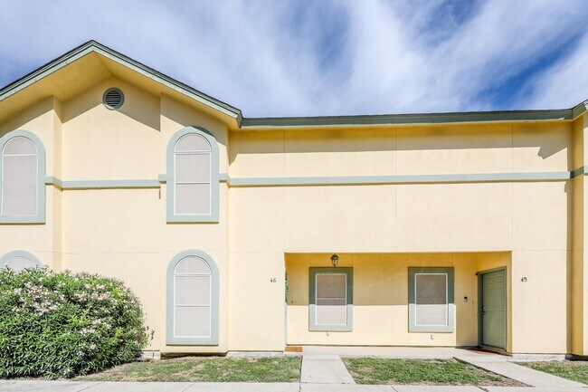 Primary Photo - 1000 Ranchway Dr