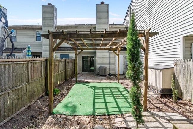 Building Photo - 5516 Amhurst Ct