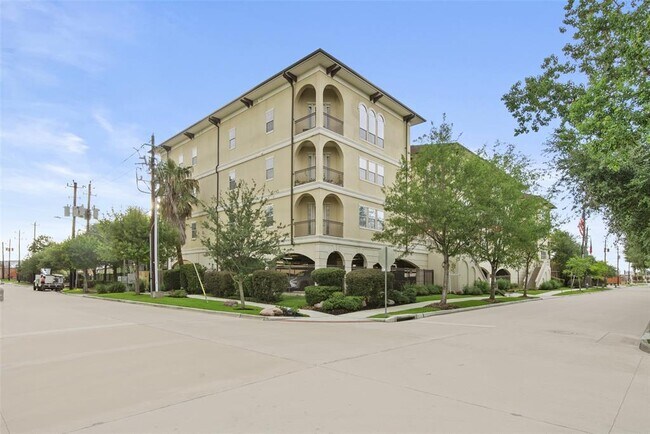 Building Photo - 7134 Mapleridge St