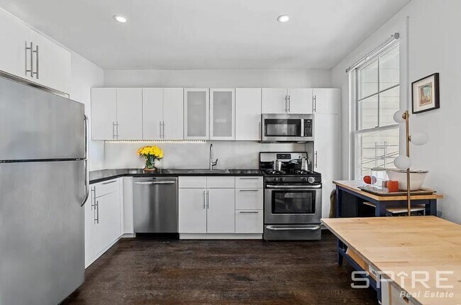 Primary Photo - 2 bedroom in Long Island City NY 11101