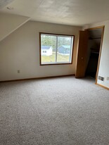 Building Photo - 924A W Blodgett St