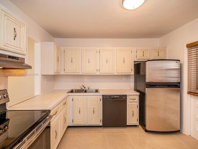 Building Photo - 8161 SW 24th Ct