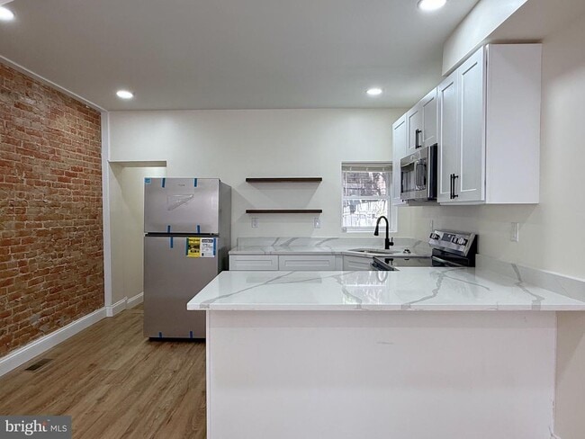 Building Photo - 2762 Martha St