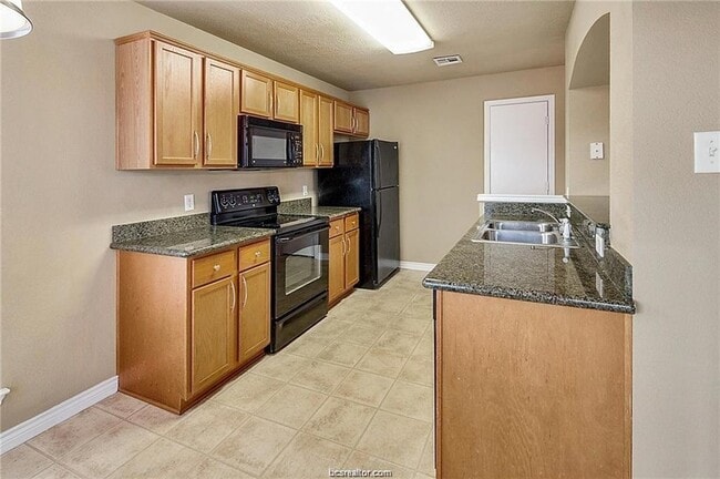 Building Photo - 4053 Southern Trace Dr