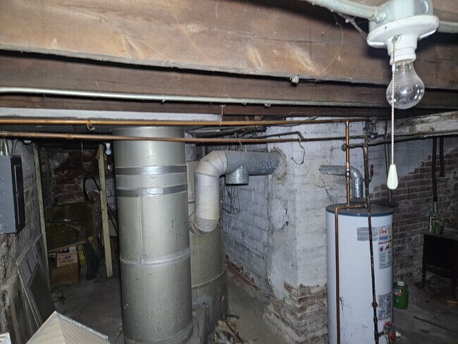 Building Photo - Deposit Special