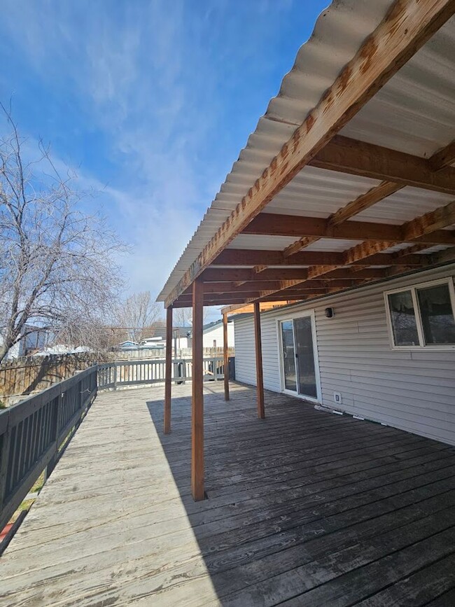 Building Photo - Cute 3 bed, 2 bath home in Nampa - Close t...