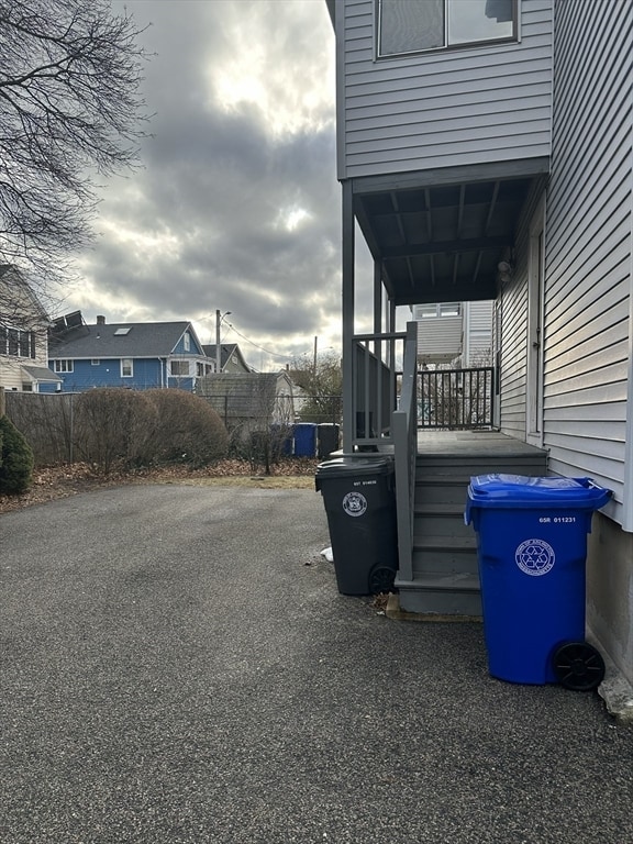 Building Photo - 33 Amsden St