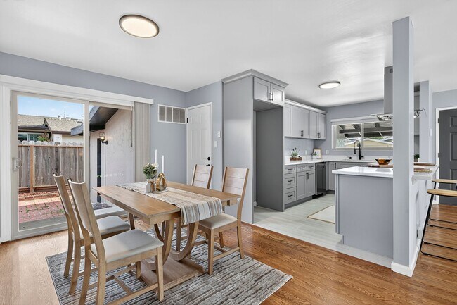 Building Photo - Renovated 3-Bedroom Single Family Home in Pinole Available Now!!!